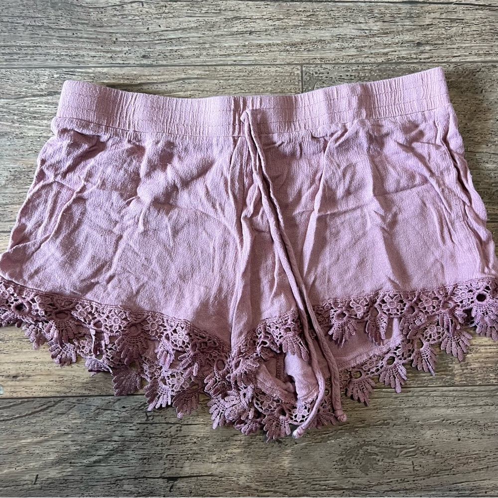 Mauve Embroidered Lacy Shorts